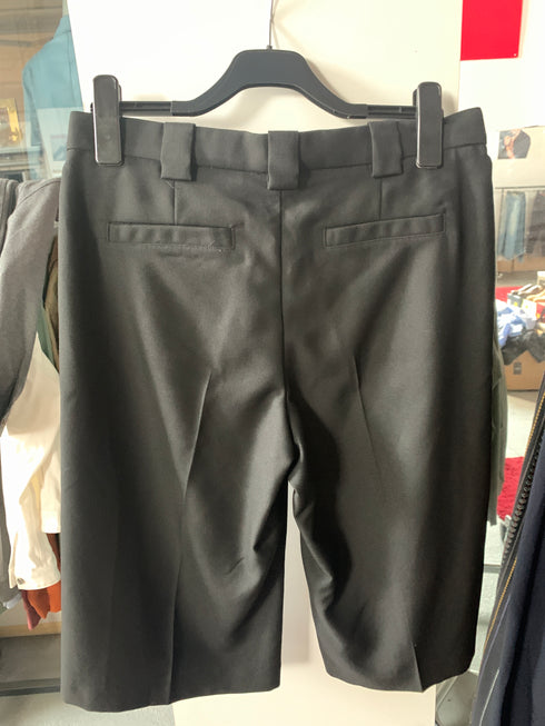 Won Hundred Short